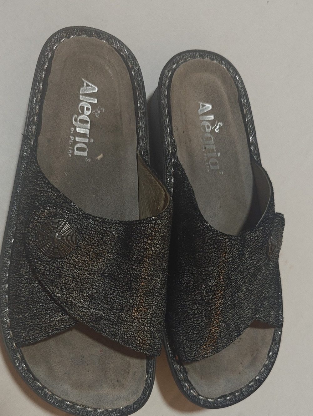 Alegria Women's  Peggy Black Metallic Slide Sandals